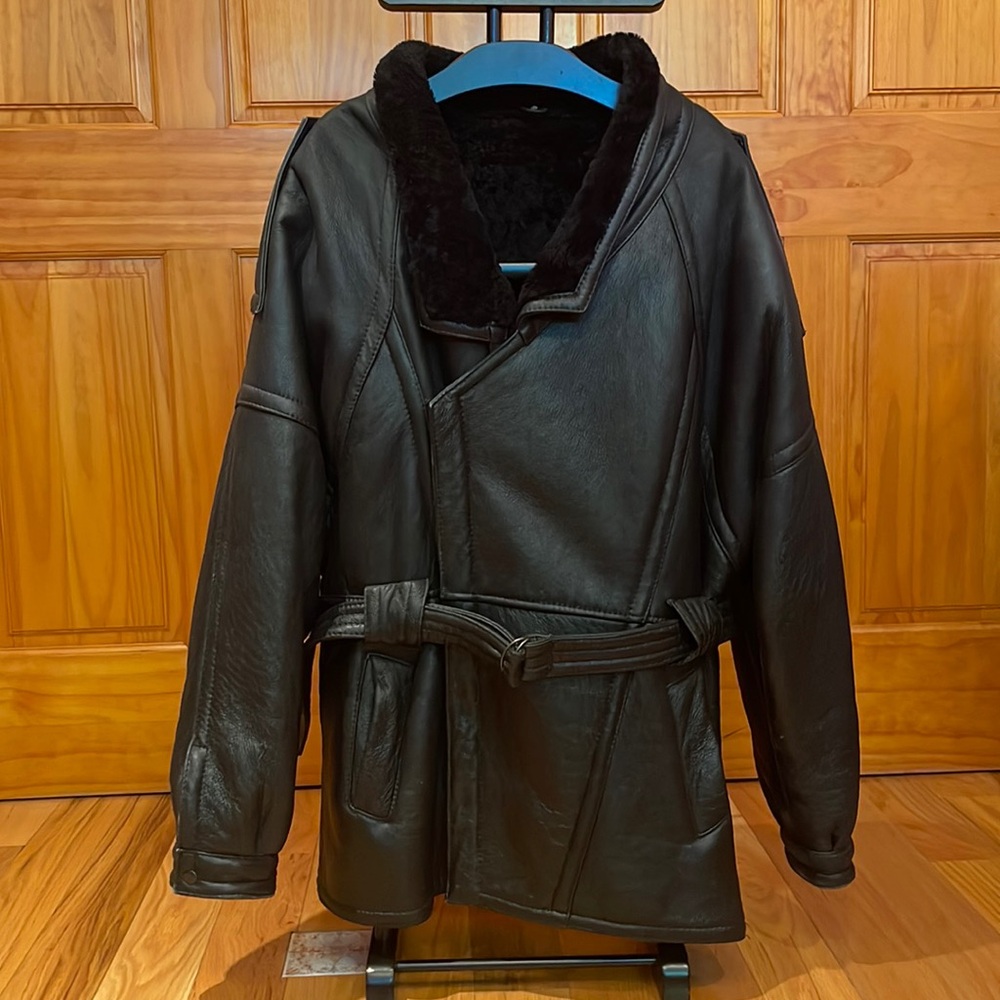 Leather upper and Shearing inside Calafate winter Jacket